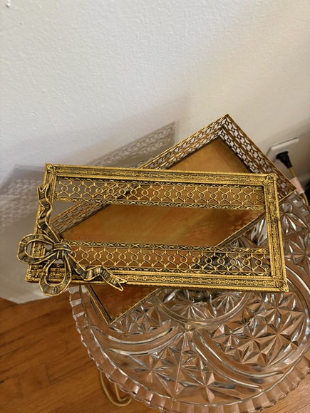 Vintage Ornate Brass Tissue Box w/ Bow Top – 10” x 5” - Picture 6 of 7